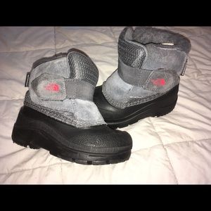 The North Face Alpenglow II little kid 8